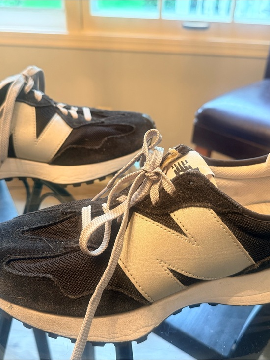 New Balance Other - New Balance Men's 8.5/ Womens 9.5/10 Black and White Retro Runner Sneakers